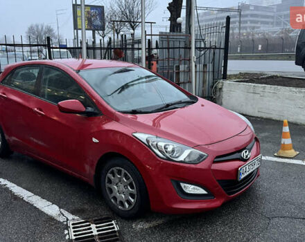 Красный Хендай i30, объемом двигателя 1.58 л и пробегом 95 тыс. км за 10500 $, фото 2 на Automoto.ua