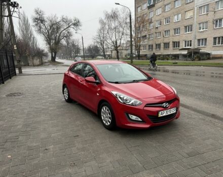 Червоний Хендай i30, об'ємом двигуна 1.4 л та пробігом 72 тис. км за 7800 $, фото 6 на Automoto.ua