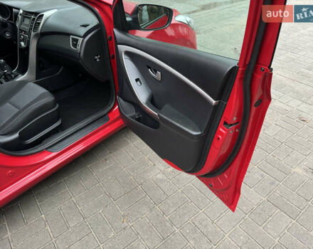 Червоний Хендай i30, об'ємом двигуна 1.4 л та пробігом 72 тис. км за 7800 $, фото 33 на Automoto.ua
