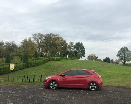 Красный Хендай i30, объемом двигателя 1.6 л и пробегом 233 тыс. км за 10500 $, фото 3 на Automoto.ua