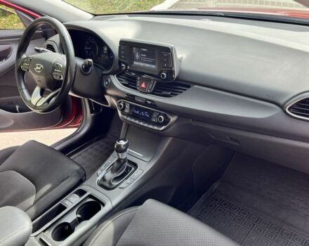 Хендай i30 2017 в Броварах на Automoto.ua Красный Хендай i30, объемом двигателя 1.6 л и пробегом 112 тыс. км за 13999 $, фото 10 на Automoto.ua