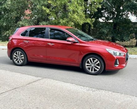 Хендай i30 2017 в Броварах на Automoto.ua Красный Хендай i30, объемом двигателя 1.6 л и пробегом 112 тыс. км за 13999 $, фото 2 на Automoto.ua