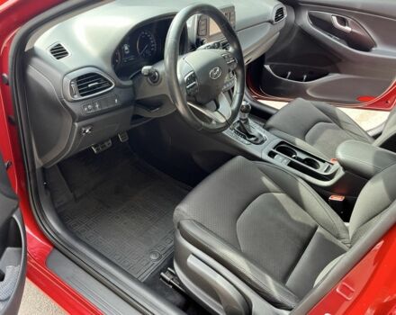 Хендай i30 2017 в Броварах на Automoto.ua Красный Хендай i30, объемом двигателя 1.6 л и пробегом 112 тыс. км за 13999 $, фото 11 на Automoto.ua