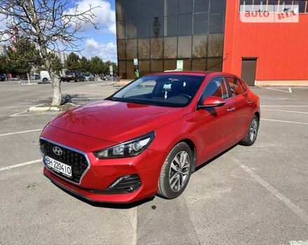 Красный Хендай i30, объемом двигателя 1.35 л и пробегом 65 тыс. км за 16500 $, фото 4 на Automoto.ua