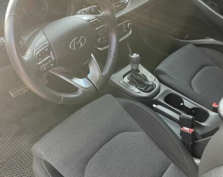 Червоний Хендай i30, об'ємом двигуна 1.5 л та пробігом 70 тис. км за 18300 $, фото 6 на Automoto.ua