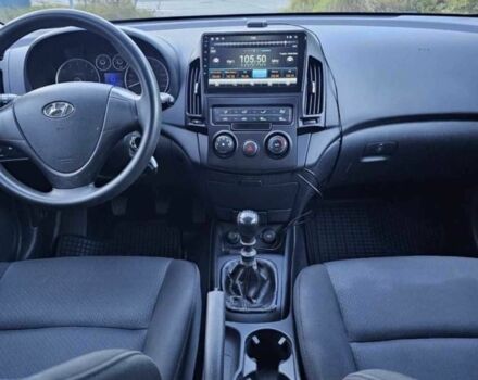 Красный Хендай i30, объемом двигателя 1.4 л и пробегом 197 тыс. км за 4041 $, фото 6 на Automoto.ua