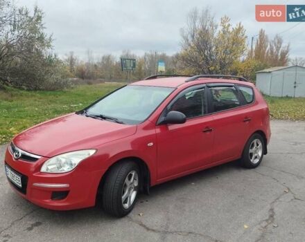 Красный Хендай i30, объемом двигателя 1.6 л и пробегом 160 тыс. км за 6200 $, фото 2 на Automoto.ua