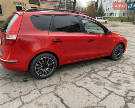 Красный Хендай i30, объемом двигателя 1.6 л и пробегом 186 тыс. км за 6100 $, фото 3 на Automoto.ua