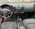 Красный Хендай i30, объемом двигателя 1.6 л и пробегом 186 тыс. км за 6100 $, фото 10 на Automoto.ua