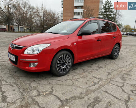 Красный Хендай i30, объемом двигателя 1.6 л и пробегом 186 тыс. км за 6100 $, фото 5 на Automoto.ua