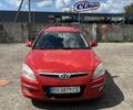 Красный Хендай i30, объемом двигателя 1.6 л и пробегом 325 тыс. км за 4700 $, фото 2 на Automoto.ua