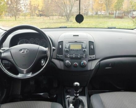 Красный Хендай i30, объемом двигателя 1.6 л и пробегом 160 тыс. км за 6200 $, фото 7 на Automoto.ua