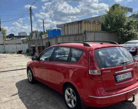 Красный Хендай i30, объемом двигателя 1.6 л и пробегом 325 тыс. км за 4700 $, фото 5 на Automoto.ua