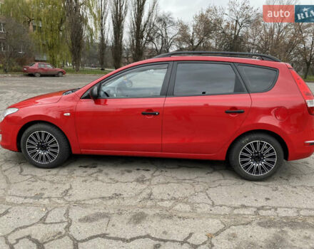 Красный Хендай i30, объемом двигателя 1.6 л и пробегом 186 тыс. км за 6100 $, фото 2 на Automoto.ua