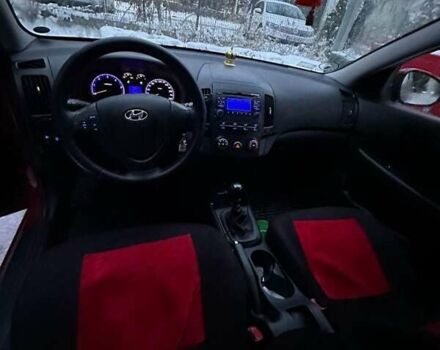 Красный Хендай i30, объемом двигателя 1.6 л и пробегом 190 тыс. км за 6500 $, фото 1 на Automoto.ua