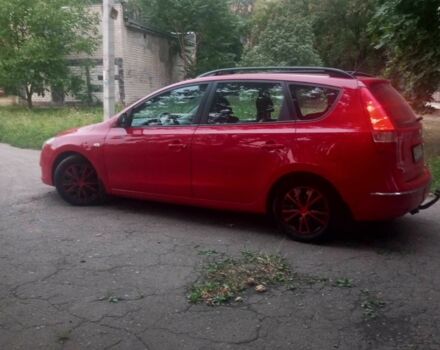 Красный Хендай i30, объемом двигателя 1.6 л и пробегом 240 тыс. км за 3300 $, фото 5 на Automoto.ua