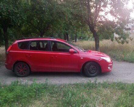 Красный Хендай i30, объемом двигателя 1.6 л и пробегом 240 тыс. км за 3300 $, фото 4 на Automoto.ua