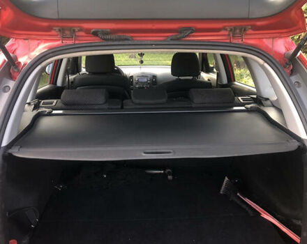 Красный Хендай i30, объемом двигателя 1.4 л и пробегом 222 тыс. км за 6200 $, фото 6 на Automoto.ua