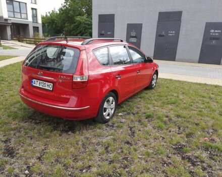 Красный Хендай i30, объемом двигателя 1.4 л и пробегом 254 тыс. км за 4900 $, фото 2 на Automoto.ua