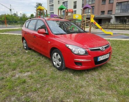 Красный Хендай i30, объемом двигателя 1.4 л и пробегом 254 тыс. км за 4900 $, фото 1 на Automoto.ua