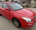 Красный Хендай i30, объемом двигателя 1.4 л и пробегом 245 тыс. км за 5700 $, фото 2 на Automoto.ua