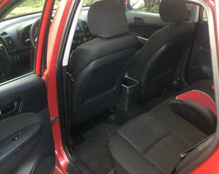 Красный Хендай i30, объемом двигателя 1.4 л и пробегом 222 тыс. км за 6200 $, фото 9 на Automoto.ua