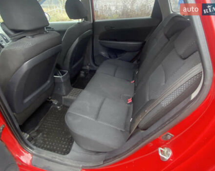 Червоний Хендай i30, об'ємом двигуна 1.4 л та пробігом 245 тис. км за 5700 $, фото 5 на Automoto.ua