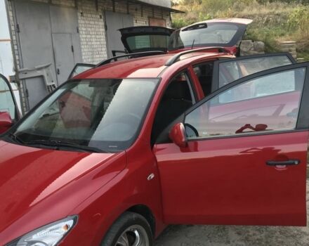 Червоний Хендай i30, об'ємом двигуна 1.6 л та пробігом 230 тис. км за 6100 $, фото 5 на Automoto.ua