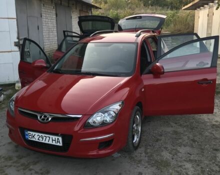 Червоний Хендай i30, об'ємом двигуна 1.6 л та пробігом 230 тис. км за 6100 $, фото 4 на Automoto.ua