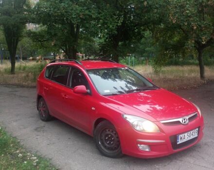 Красный Хендай i30, объемом двигателя 1.6 л и пробегом 240 тыс. км за 3300 $, фото 3 на Automoto.ua