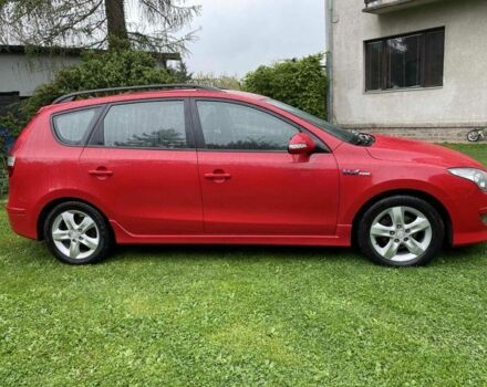 Красный Хендай i30, объемом двигателя 1.6 л и пробегом 237 тыс. км за 5799 $, фото 3 на Automoto.ua