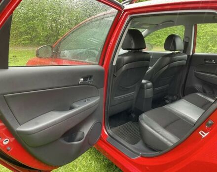 Красный Хендай i30, объемом двигателя 1.6 л и пробегом 237 тыс. км за 5799 $, фото 17 на Automoto.ua