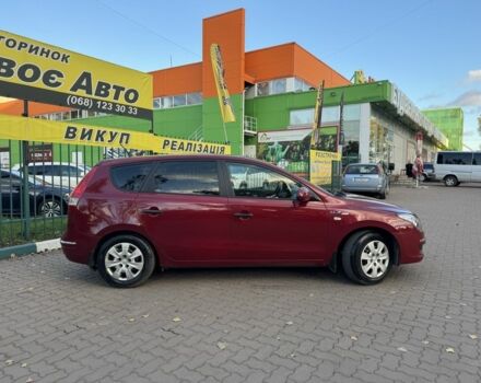 Красный Хендай i30, объемом двигателя 1.4 л и пробегом 234 тыс. км за 5850 $, фото 7 на Automoto.ua