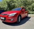 Красный Хендай i30, объемом двигателя 1.4 л и пробегом 300 тыс. км за 5900 $, фото 2 на Automoto.ua