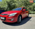 Красный Хендай i30, объемом двигателя 1.4 л и пробегом 302 тыс. км за 6000 $, фото 6 на Automoto.ua
