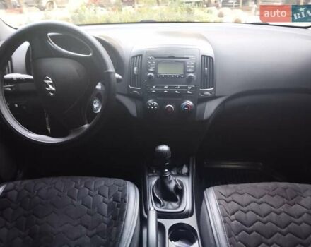 Червоний Хендай i30, об'ємом двигуна 1.4 л та пробігом 280 тис. км за 4750 $, фото 8 на Automoto.ua