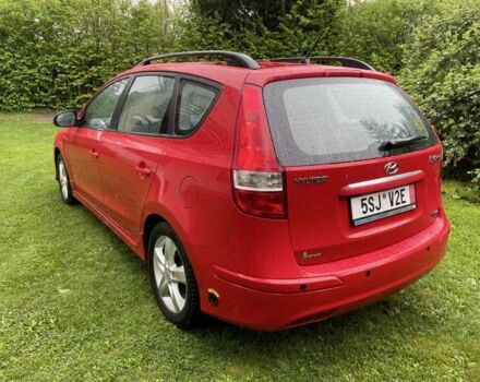 Красный Хендай i30, объемом двигателя 1.6 л и пробегом 237 тыс. км за 5799 $, фото 5 на Automoto.ua