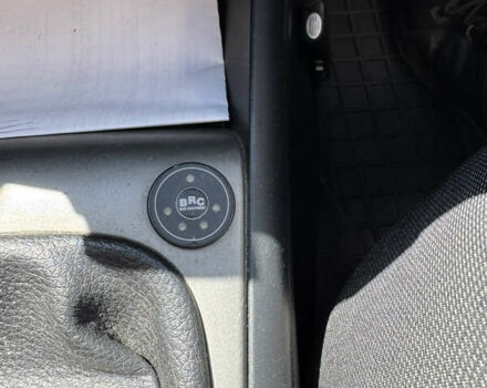 Красный Хендай i30, объемом двигателя 1.4 л и пробегом 302 тыс. км за 6000 $, фото 24 на Automoto.ua