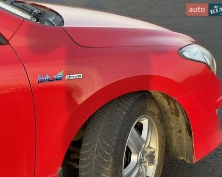 Червоний Хендай i30, об'ємом двигуна 1.58 л та пробігом 299 тис. км за 6200 $, фото 1 на Automoto.ua