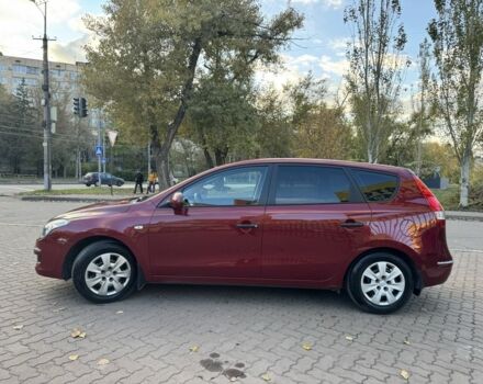 Красный Хендай i30, объемом двигателя 1.4 л и пробегом 234 тыс. км за 5850 $, фото 3 на Automoto.ua