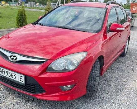 Красный Хендай i30, объемом двигателя 1.4 л и пробегом 230 тыс. км за 5999 $, фото 2 на Automoto.ua
