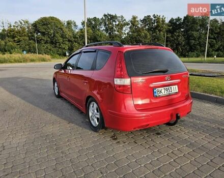 Червоний Хендай i30, об'ємом двигуна 1.58 л та пробігом 299 тис. км за 6200 $, фото 13 на Automoto.ua