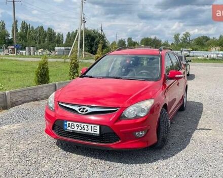 Красный Хендай i30, объемом двигателя 1.4 л и пробегом 230 тыс. км за 5999 $, фото 3 на Automoto.ua