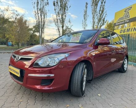 Красный Хендай i30, объемом двигателя 1.4 л и пробегом 234 тыс. км за 5850 $, фото 2 на Automoto.ua