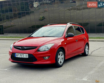 Червоний Хендай i30, об'ємом двигуна 1.4 л та пробігом 218 тис. км за 6200 $, фото 4 на Automoto.ua