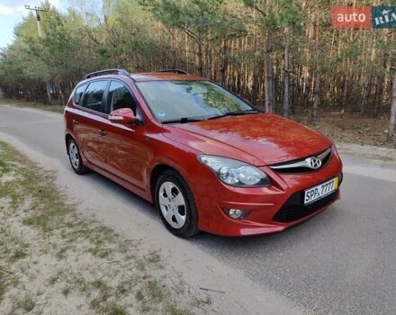 Хендай i30 2011 в Киеве на Automoto.ua Красный Хендай i30, объемом двигателя 1.4 л и пробегом 149 тыс. км за 6900 $, фото 4 на Automoto.ua