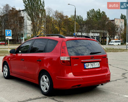 Червоний Хендай i30, об'ємом двигуна 1.4 л та пробігом 218 тис. км за 6200 $, фото 6 на Automoto.ua