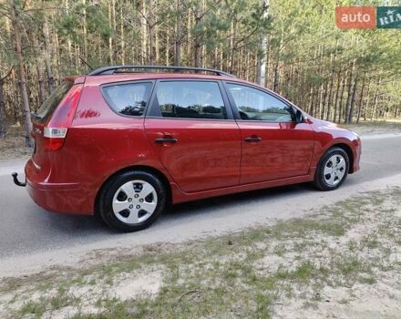 Хендай i30 2011 в Киеве на Automoto.ua Красный Хендай i30, объемом двигателя 1.4 л и пробегом 149 тыс. км за 6900 $, фото 9 на Automoto.ua
