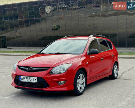 Червоний Хендай i30, об'ємом двигуна 1.4 л та пробігом 218 тис. км за 6200 $, фото 2 на Automoto.ua