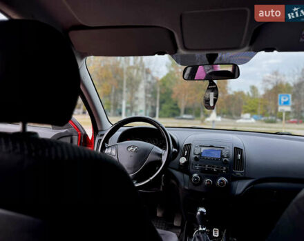 Червоний Хендай i30, об'ємом двигуна 1.4 л та пробігом 218 тис. км за 6200 $, фото 13 на Automoto.ua